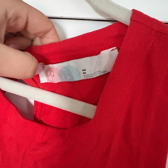 Women's Red Sleeveless Romper - Picture 3 of 4